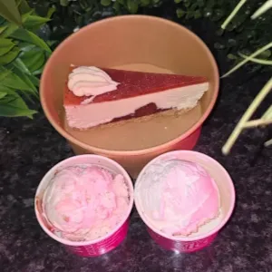 White Chocolate & Raspberry Cheesecake 